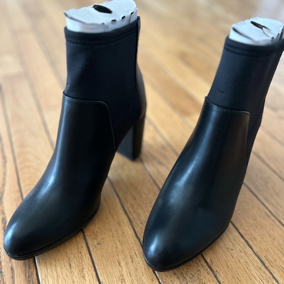 🔥NWOT Adrienne Vittadini Rudd ankle boots. Faux leather stretch upper. Sz 8 - Picture 12 of 15